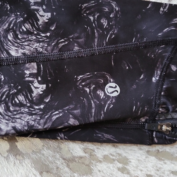 Lululemon Runday Crop Full On Luxtreme Sz4 - Picture 9 of 10